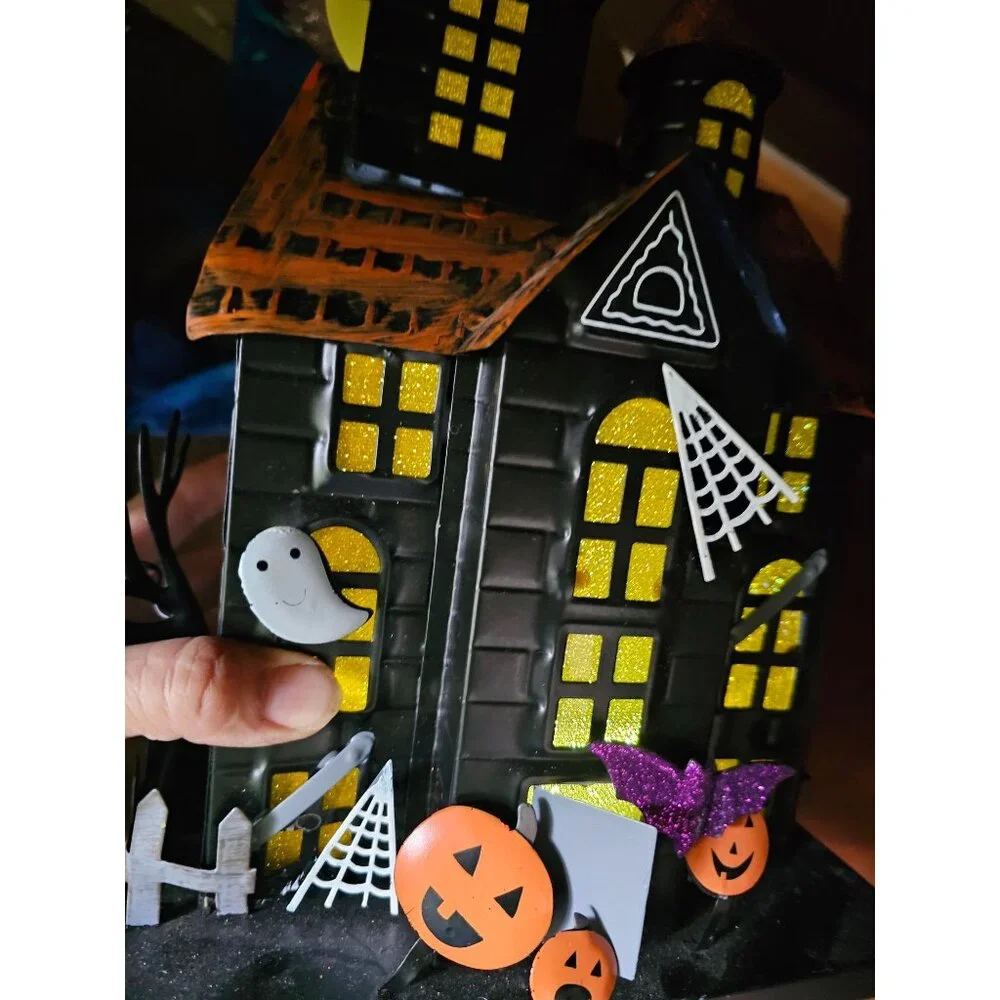 TMetal light up haunted‎ house Halloween moon ghost decor